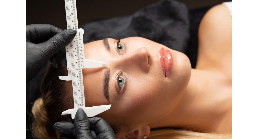 Comment bien tracer ses sourcils ?